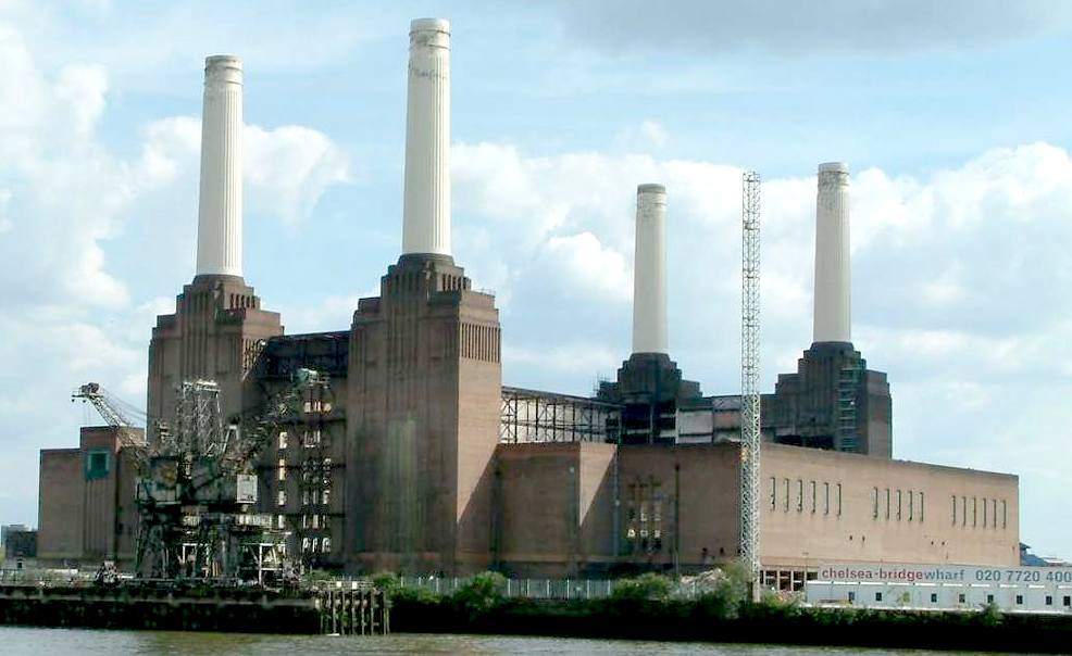 Battersea power station, river thames. London